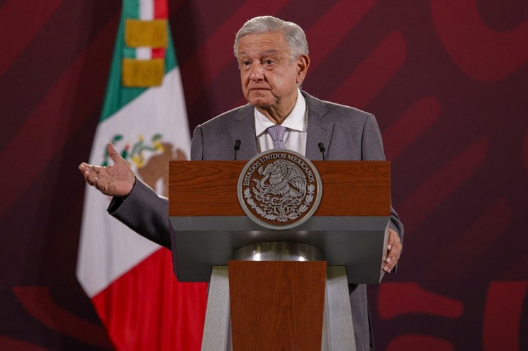 AMLO responde a Xóchitl Gálvez y niega ser machista: “eso sí calienta”